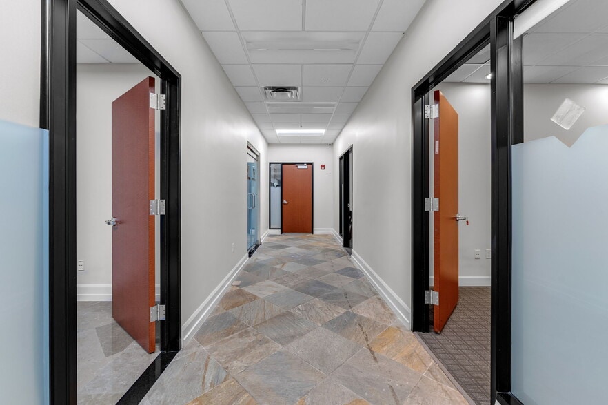 6850 Lyons Technology Pky, Coconut Creek, FL for lease - Building Photo - Image 2 of 13