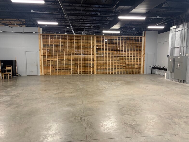 1724 27th Ct S, Birmingham, AL for lease - Building Photo - Image 3 of 5