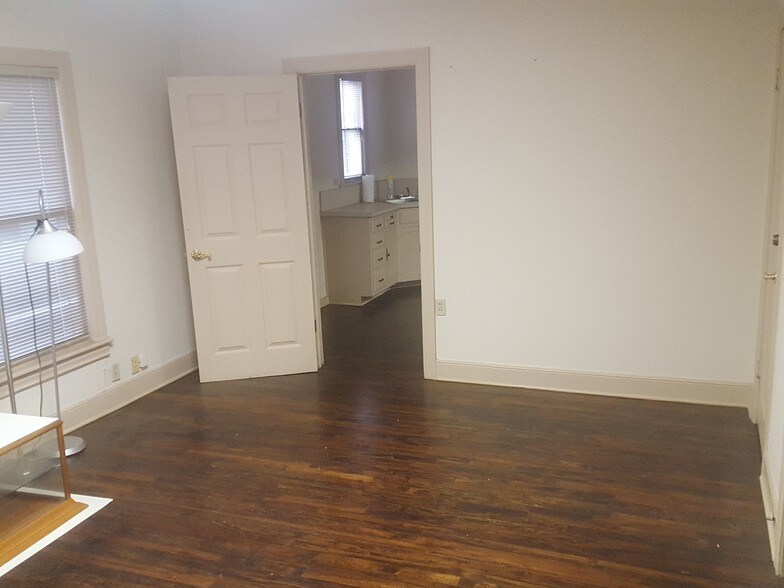1311 W Abram St, Arlington, TX à louer - Autre - Image 3 de 6