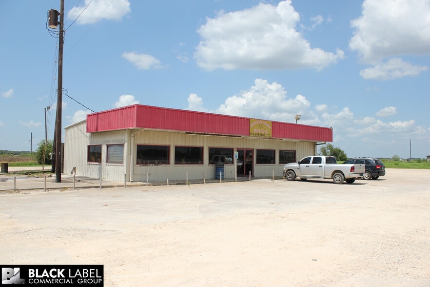 33734 US-59, Louise, TX à vendre - Photo du bâtiment - Image 2 de 9