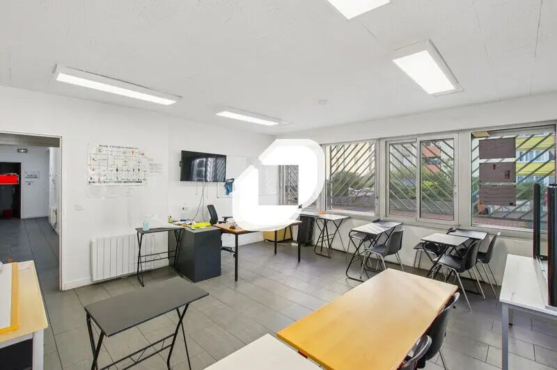 Office in Bobigny for lease - Interior Photo - Image 3 of 13