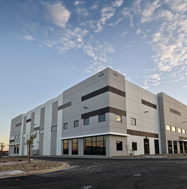 Plus de détails pour 12550 Paradise Rd, Henderson, NV - Industriel à vendre