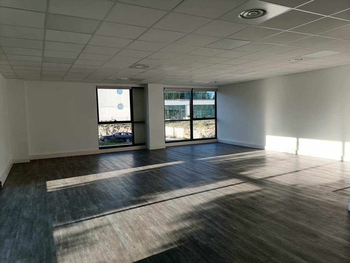 Avenue Des Genévriers, La Ciotat, BDR 13600 -  -  - Photo intérieure - Image 1 of 3