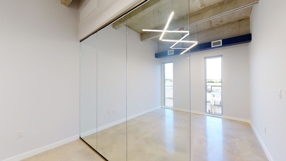 5901 SW 74th St, Miami, FL for lease - Interior Photo - Image 2 of 11