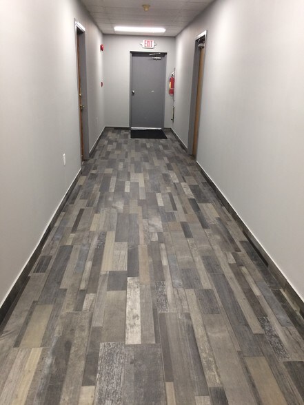 6620 Crain Hwy, La Plata, MD à louer - Photo intérieure - Image 3 de 4