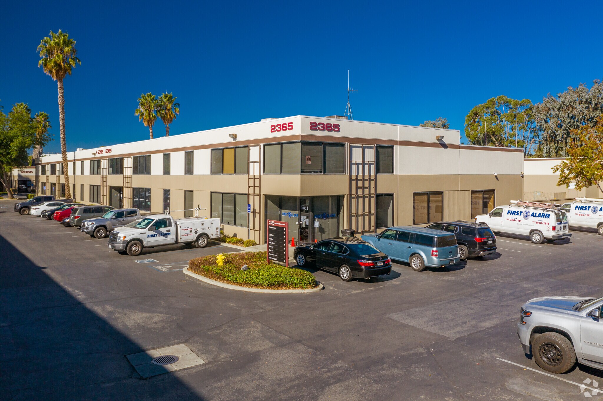 2355 Paragon Dr, San Jose, CA à louer Photo du bâtiment- Image 1 de 14