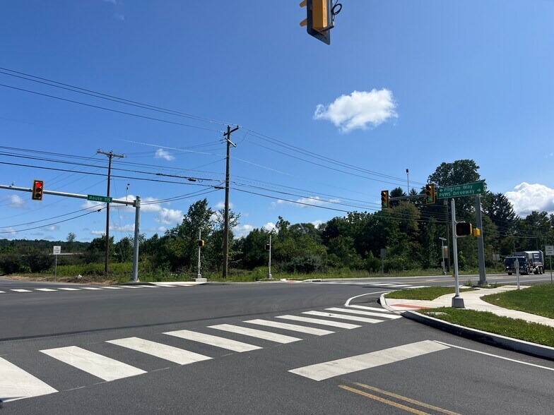 2206 Route 115, Brodheadsville, PA à vendre - Photo du bâtiment - Image 3 de 6