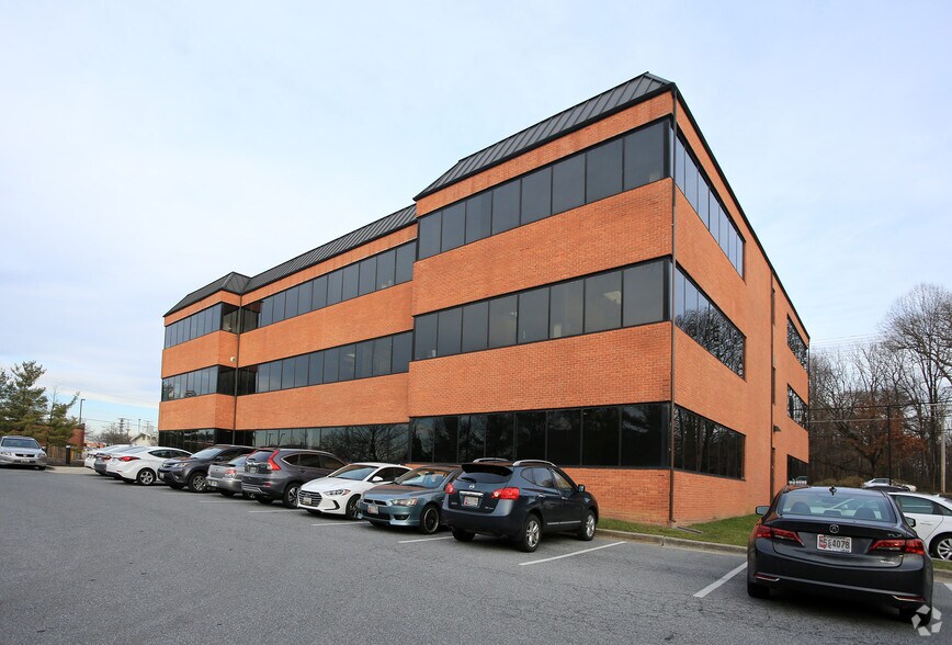 516 N Rolling Rd, Catonsville, MD à louer - Photo du bâtiment - Image 2 de 5