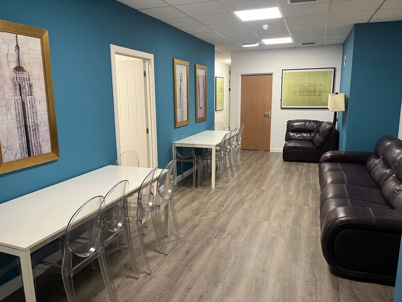 107 South St, Perth à louer - Photo du bâtiment - Image 2 de 12