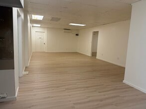 1303 Rycroft St, Honolulu, HI for sale Interior Photo- Image 2 of 13