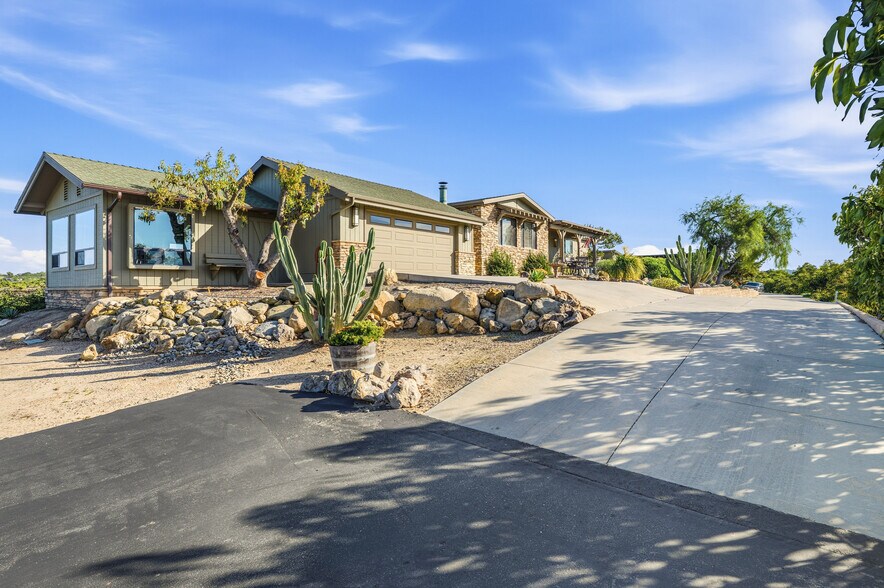 6555 Martinique dr, Moorpark, CA à vendre - Photo du bâtiment - Image 3 de 59