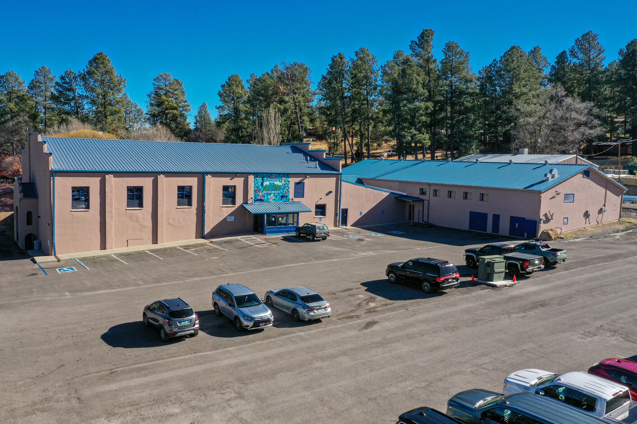 415 Wingfield St, Ruidoso, NM à vendre Photo du bâtiment- Image 1 de 55