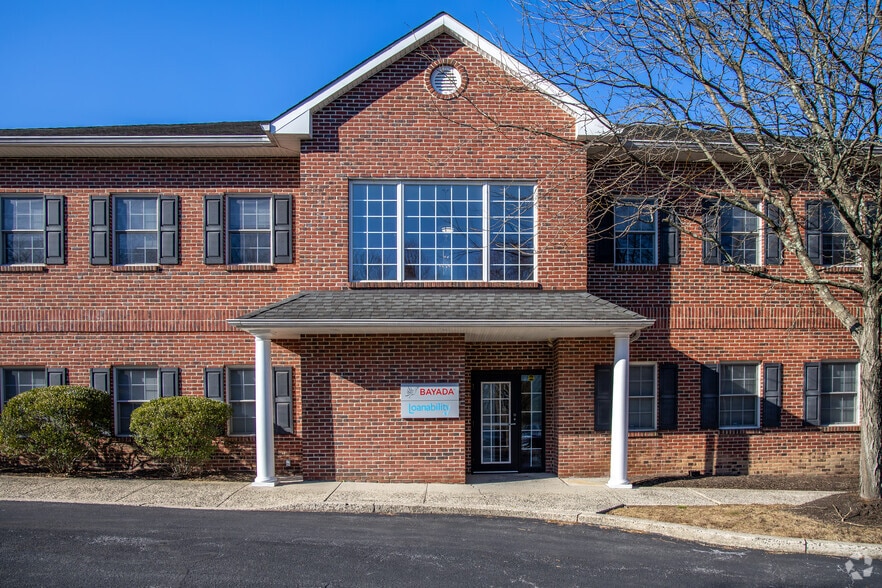 630 Fitzwatertown Rd, Willow Grove, PA à louer - Photo du bâtiment - Image 3 de 7