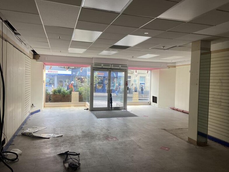 22 Highgate, Kendal for lease - Interior Photo - Image 2 of 5