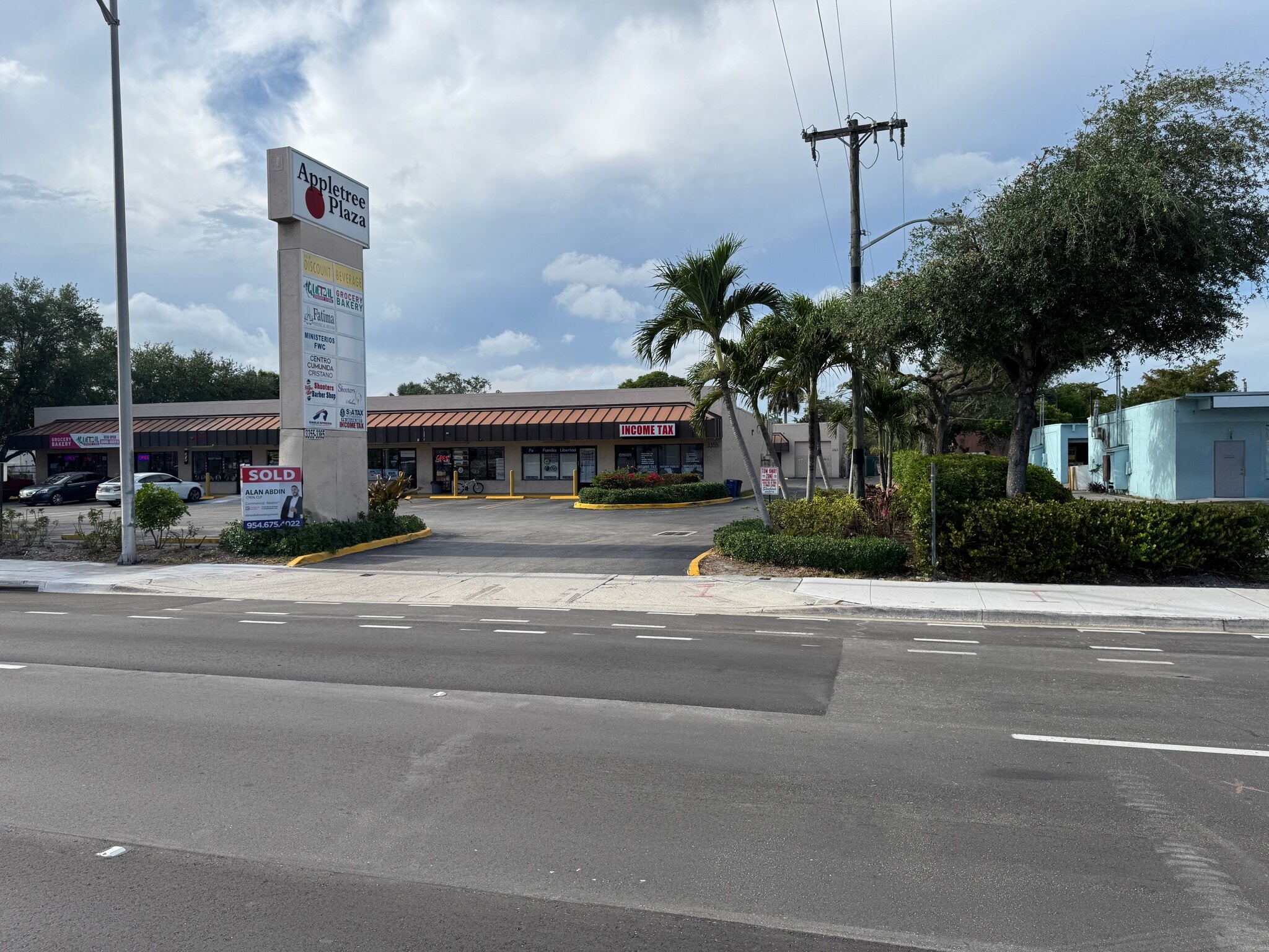 3355 Lake Worth Rd, Palm Springs, FL à louer Photo du bâtiment- Image 1 de 6