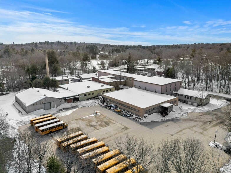 137 Schofield Ave, Dudley, MA à vendre - Photo du bâtiment - Image 2 de 6