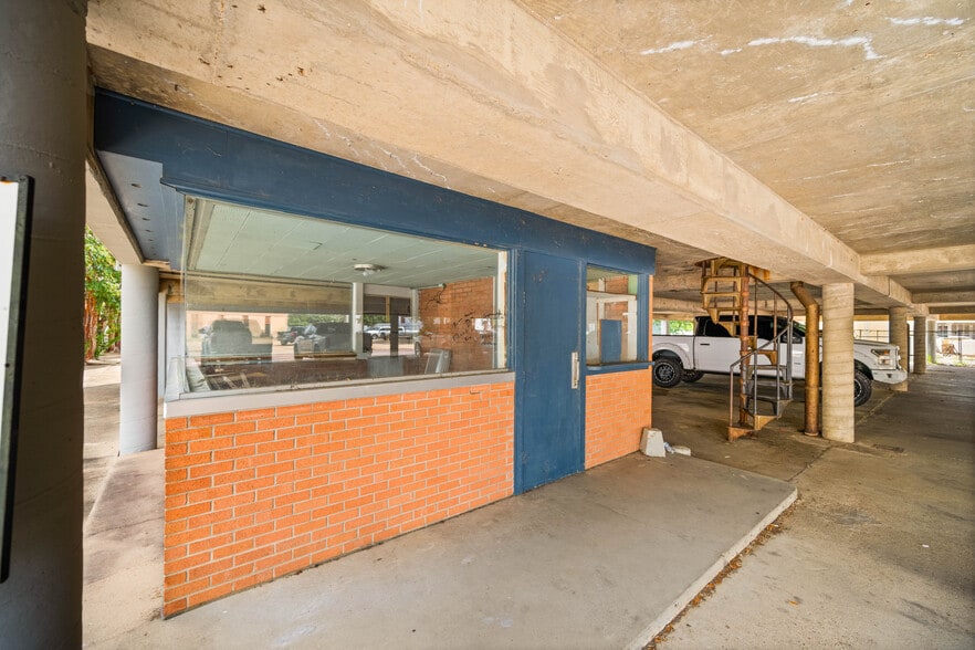 429 Johnston St, Alexandria, LA for sale - Building Photo - Image 2 of 7