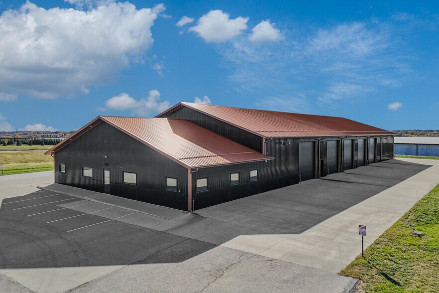 33083 Ute Ave, Waukee, IA à vendre - Photo du bâtiment - Image 1 de 85