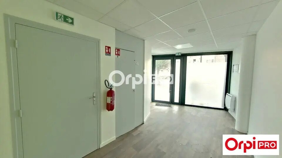 Office in Lille for lease - Interior Photo - Image 2 of 8