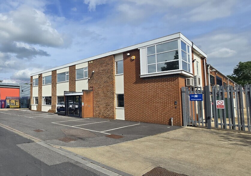 Telford Rd, Bicester for lease - Primary Photo - Image 1 of 6