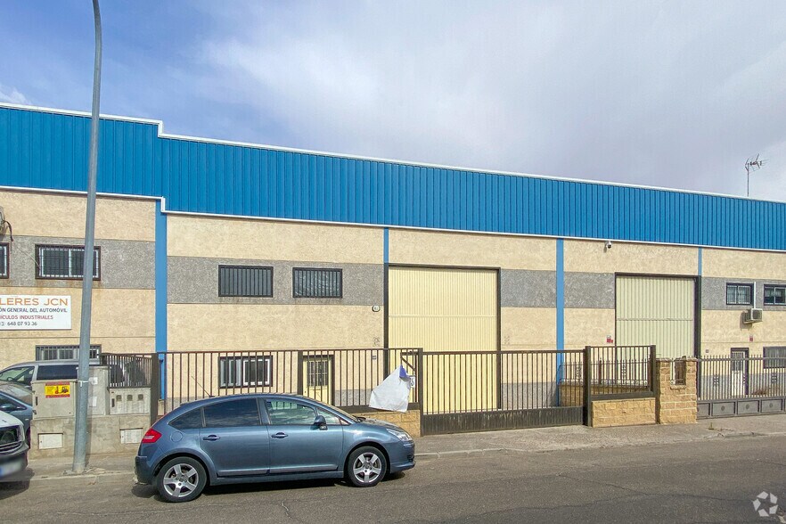 Calle Felipe II, 9, Yuncos, Toledo à vendre - Photo du bâtiment - Image 2 de 2