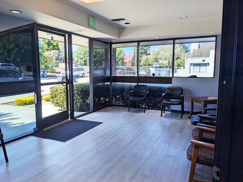 60 Penny Ln, Watsonville, CA à louer - Photo intérieure - Image 3 de 9