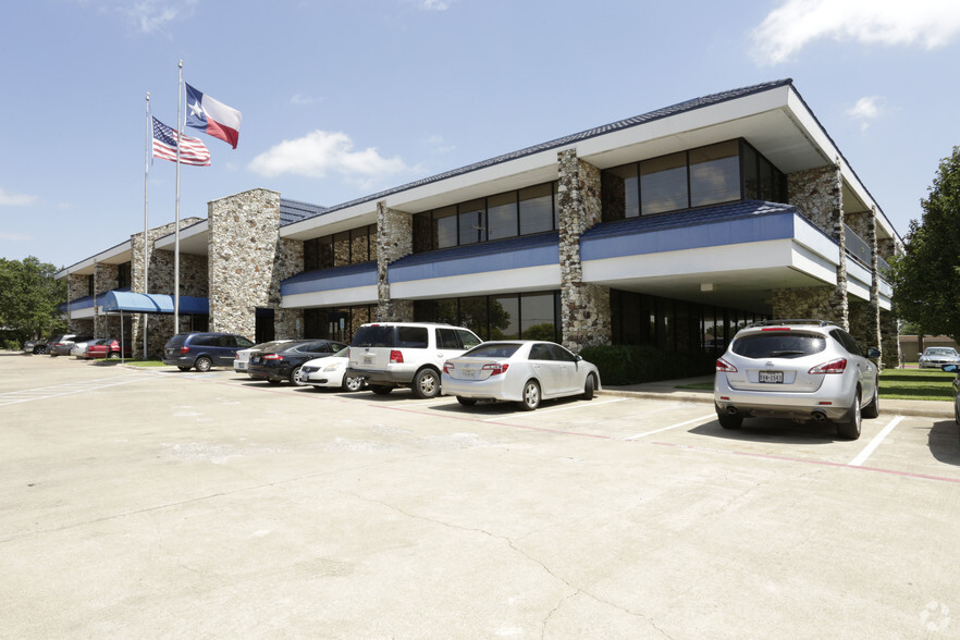 3960 Broadway Blvd, Garland, TX for lease - Primary Photo - Image 1 of 8