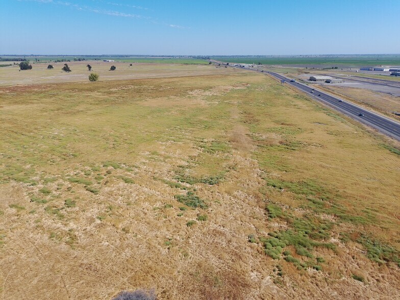 2971 California 45, Colusa, CA à vendre - Photo du bâtiment - Image 3 de 6