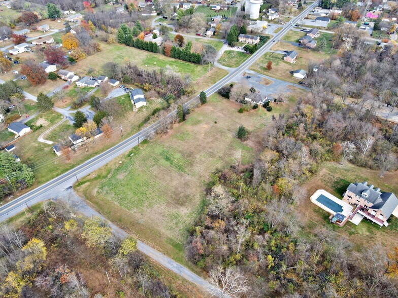 7174 Martinsburg Pike, Shepherdstown, WV à vendre - Photo du bâtiment - Image 2 de 13
