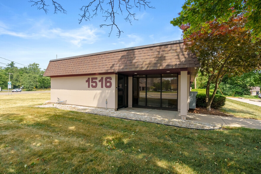 1516 Trimble Ave, Kalamazoo, MI for sale - Building Photo - Image 1 of 47