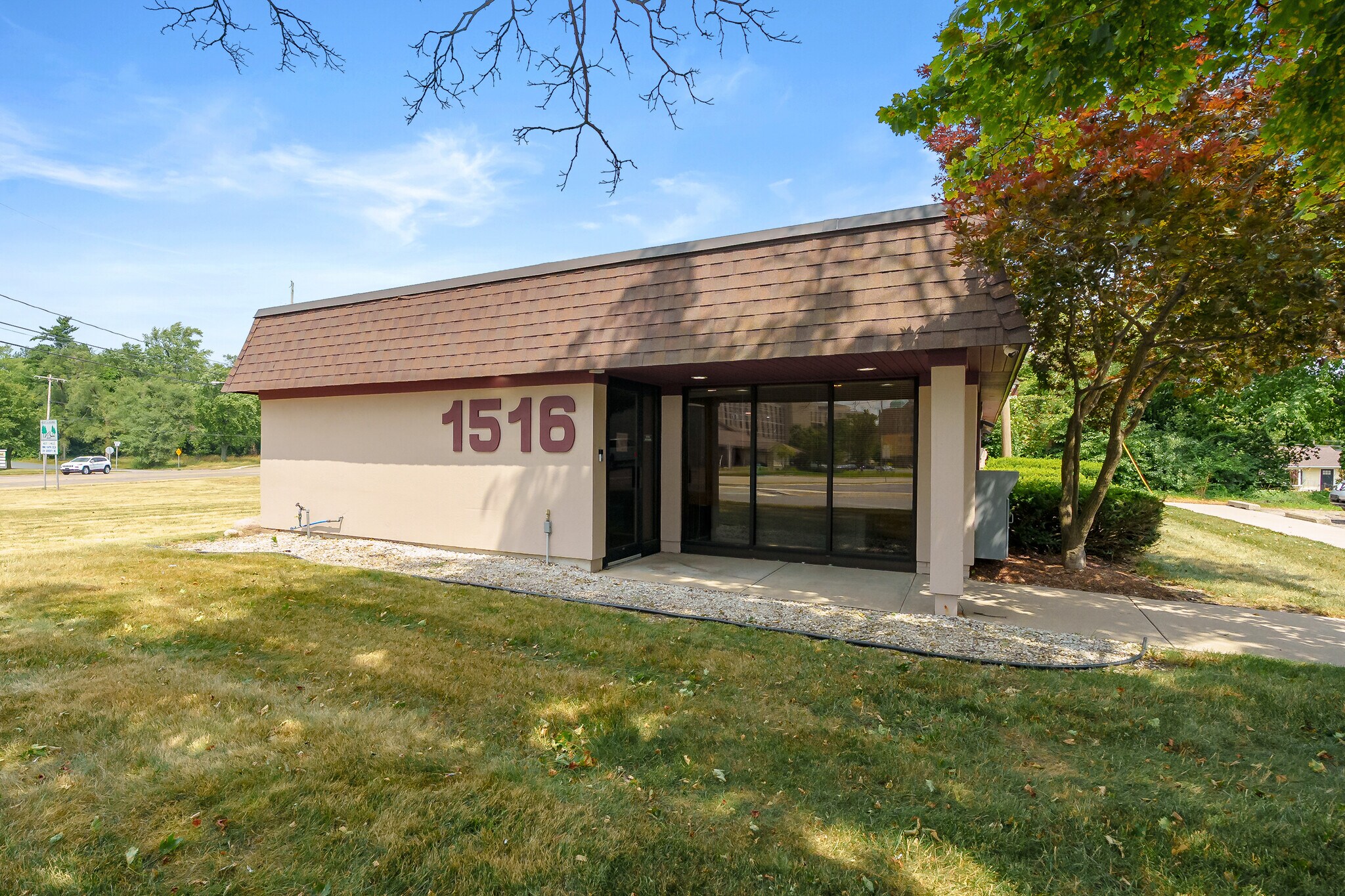 1516 Trimble Ave, Kalamazoo, MI à vendre Photo du bâtiment- Image 1 de 48