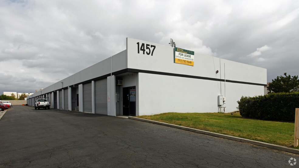 1457 E Philadelphia St, Ontario, CA for lease - Building Photo - Image 2 of 7