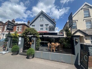 Plus de détails pour 10 Station Rd, Londres - Commerce de détail à louer