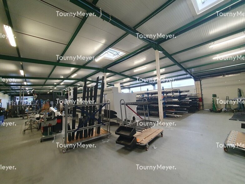 Industrial in Pessac for lease - Interior Photo - Image 3 of 7