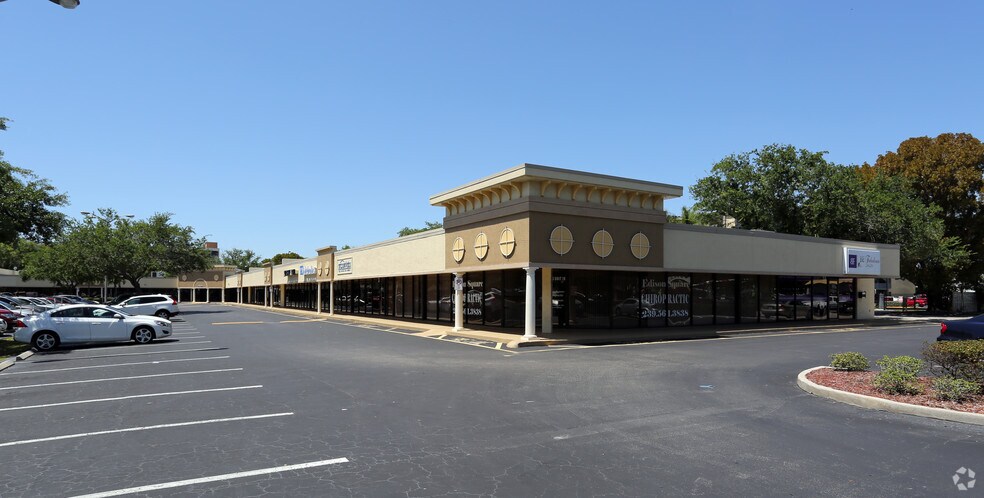 4350 Fowler St, Fort Myers, FL à louer - Photo du bâtiment - Image 3 de 8
