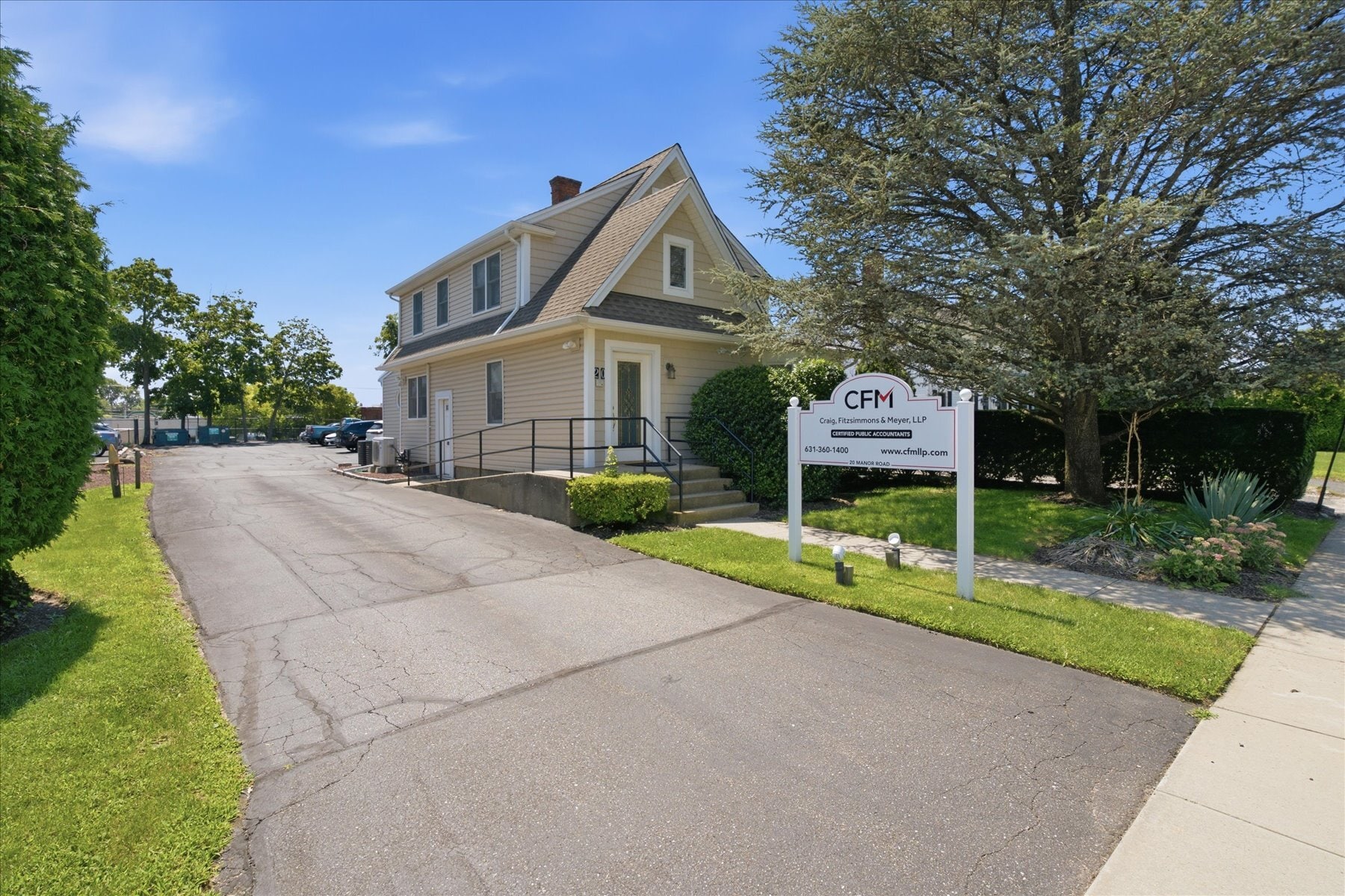 20 Manor Rd, Smithtown, NY for sale Building Photo- Image 1 of 20