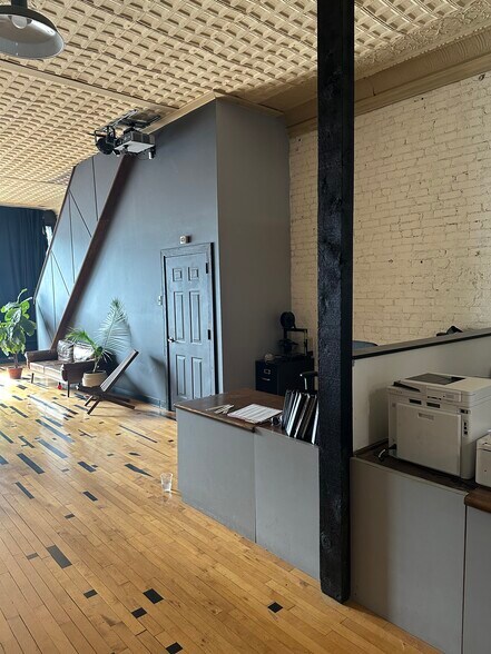 3645-3647 Troost Ave, Kansas City, MO à louer - Hall d’entrée - Image 3 de 10