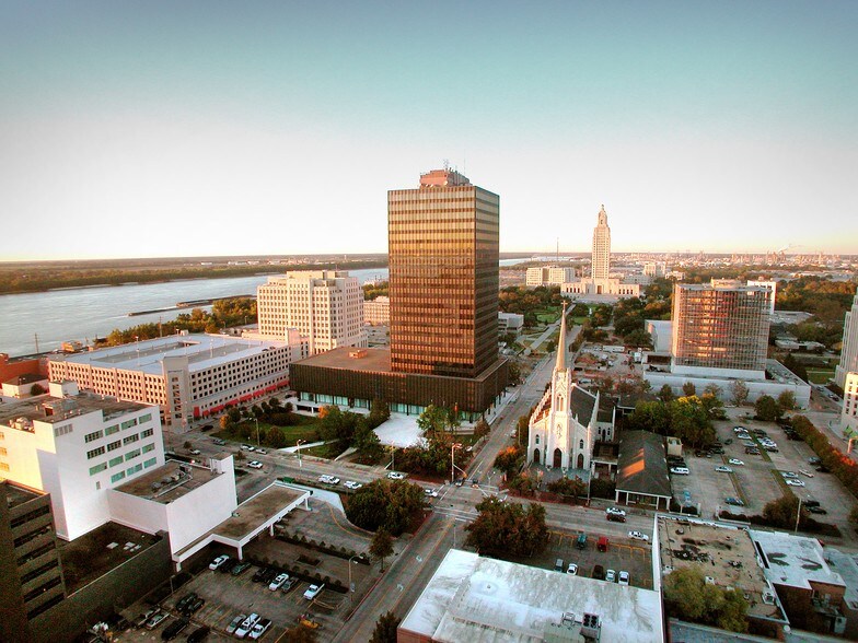 301 N Main St, Baton Rouge, LA à louer - Photo du bâtiment - Image 2 de 5