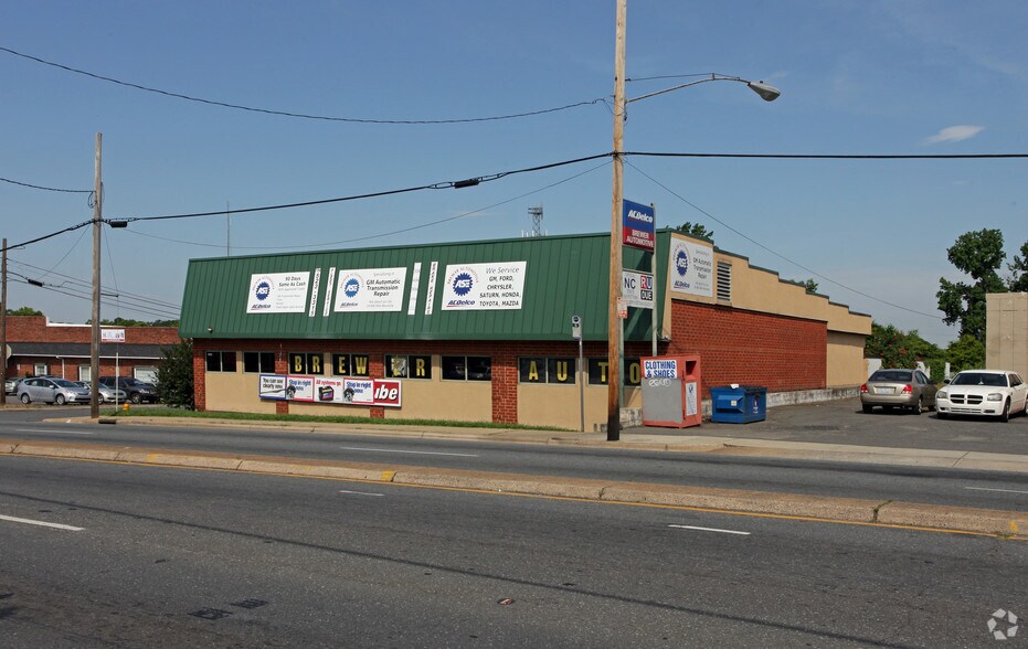 3526 S Tryon St, Charlotte, NC for lease - Primary Photo - Image 1 of 4