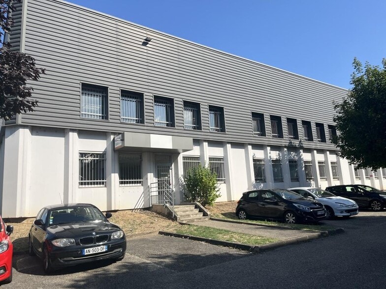 Flex in Vénissieux for lease - Building Photo - Image 2 of 12