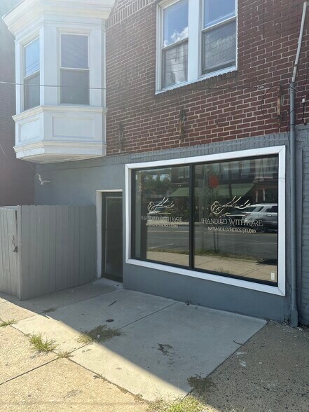 3755 Midvale Ave, Philadelphia, PA à louer - Photo du bâtiment - Image 1 de 11
