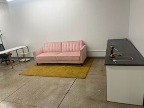 262 W 38th St, New York, NY for lease Interior Photo- Image 2 of 3