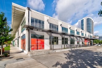 2808 Caroline St, Houston, TX for lease Building Photo- Image 1 of 12