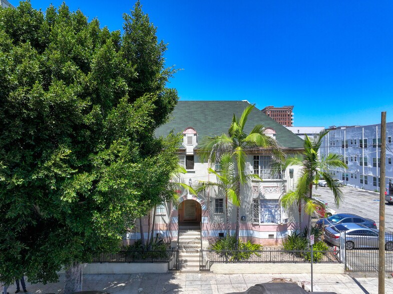 815 Green Ave, Los Angeles, CA à vendre - Photo du bâtiment - Image 3 de 13