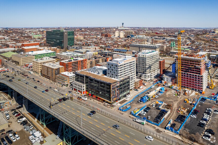 2102-2118 Rue Sainte-Catherine E, Montréal, QC for lease - Aerial - Image 3 of 3