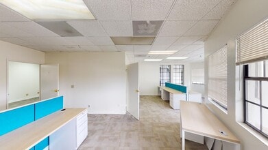 120 N Victory Blvd, Burbank, CA for lease Interior Photo- Image 2 of 5