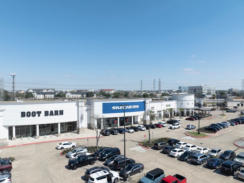 19325-19435 Gulf Fwy, Webster, TX for lease - Building Photo - Image 3 of 5