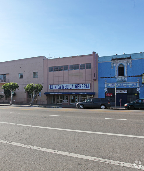 2208 W 7th St, Los Angeles, CA à louer - Photo du bâtiment - Image 1 de 1