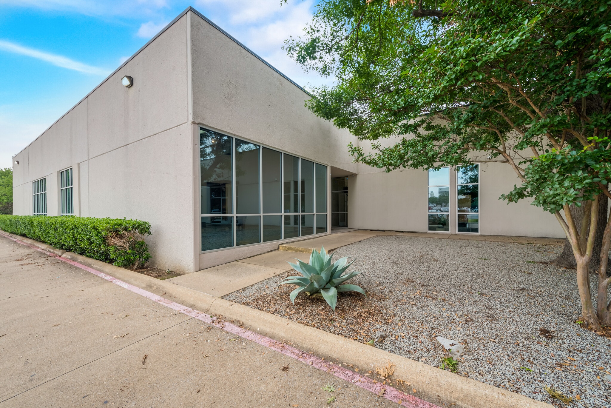 1380 River Bend Dr, Dallas, TX for lease Primary Photo- Image 1 of 28