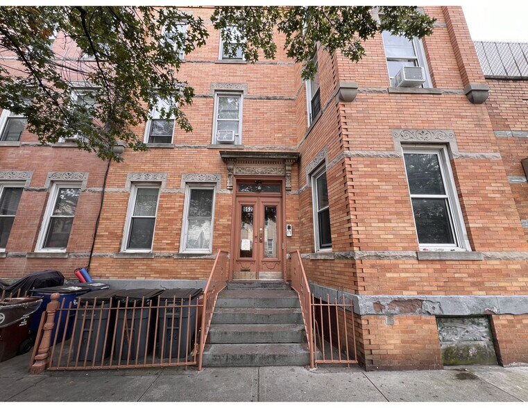 862 Woodward Ave, Ridgewood, NY à vendre - Photo du bâtiment - Image 2 de 19